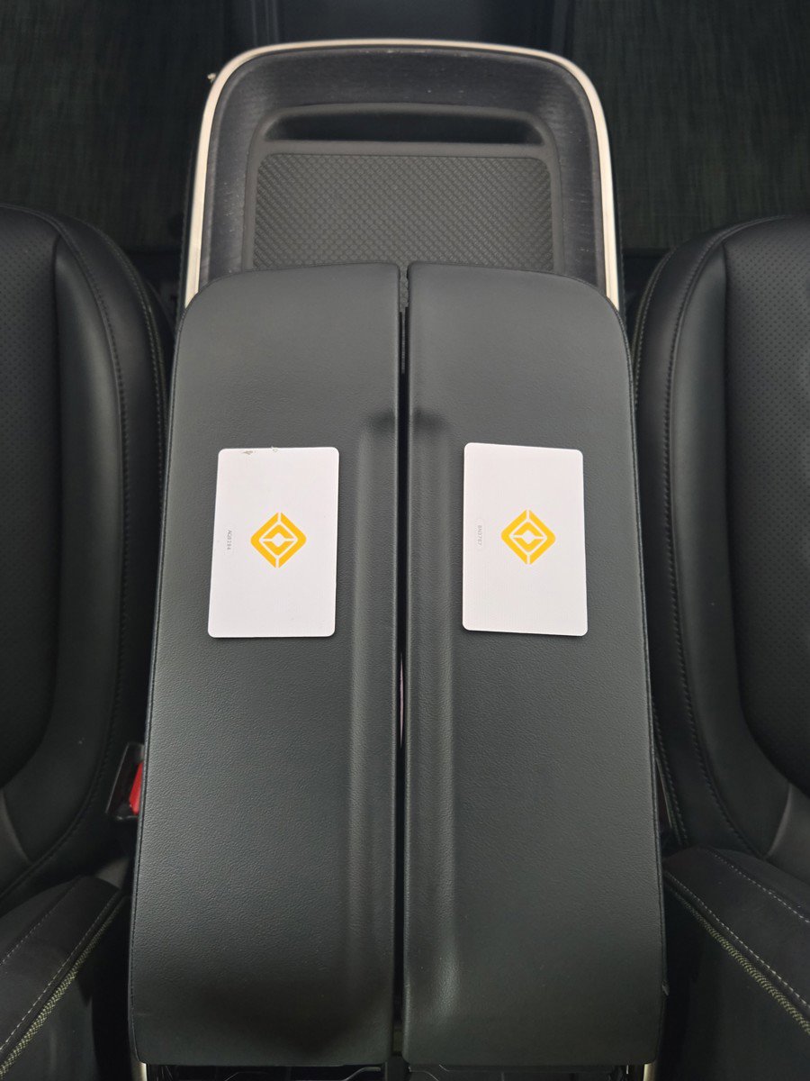 Used 2024 Rivian R1S Adventure AWD/4WD image 31