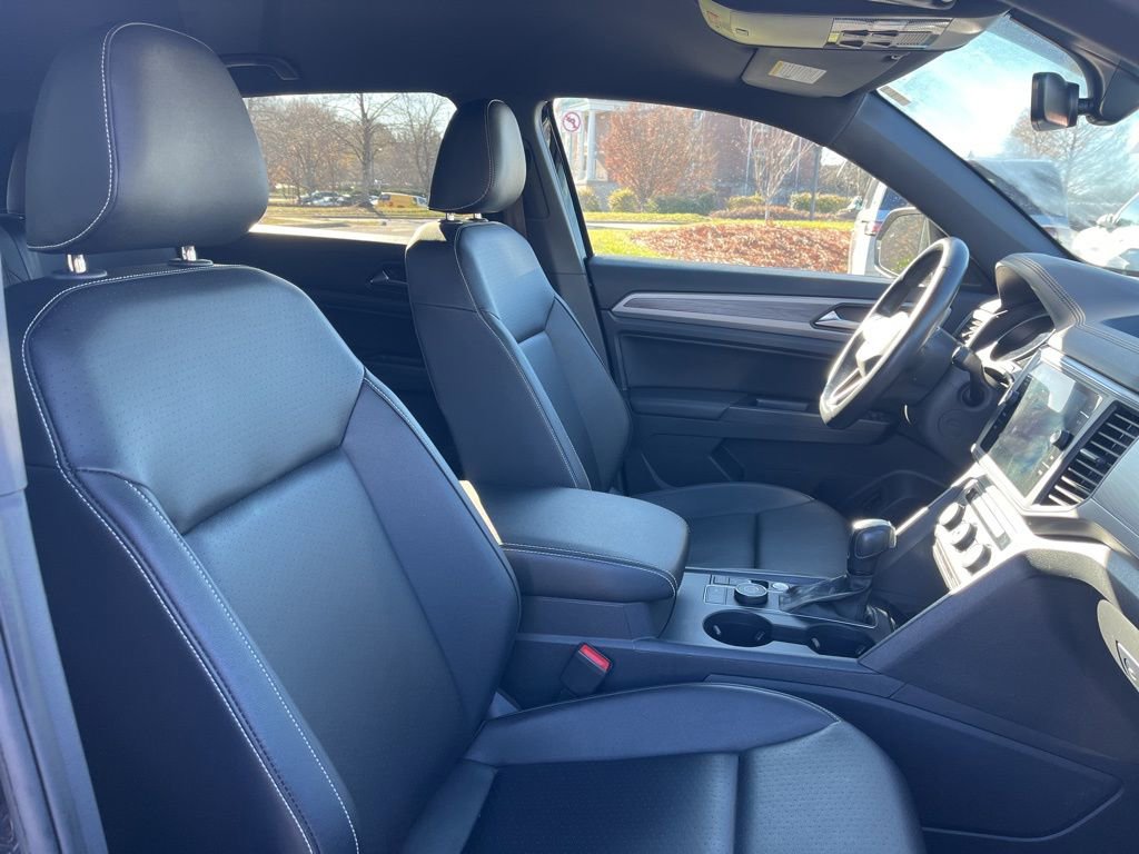 Used 2020 Volkswagen Atlas Cross Sport SE w/ Towing Package image 23