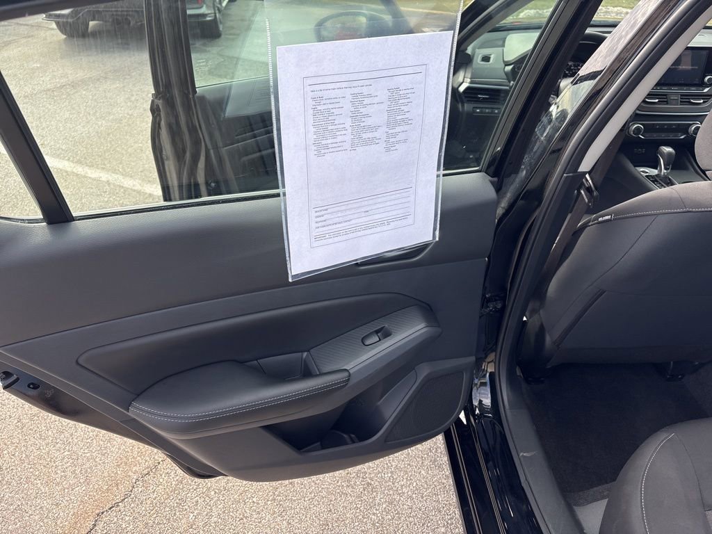 Used 2025 Nissan Altima 2.5 SV image 14