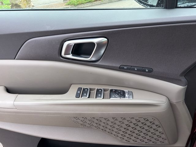Certified 2025 Kia Carnival SX FWD image 23