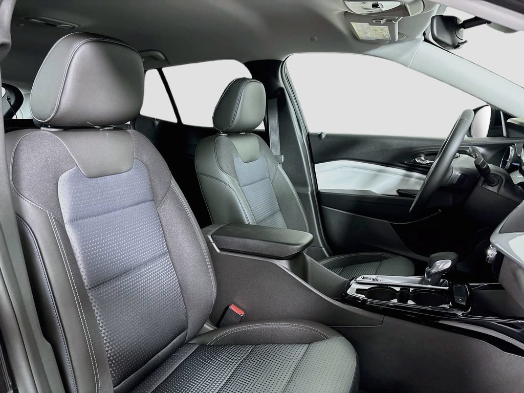 New 2026 Chevrolet Trax LT w/ Driver Confidence Package FWD image 26