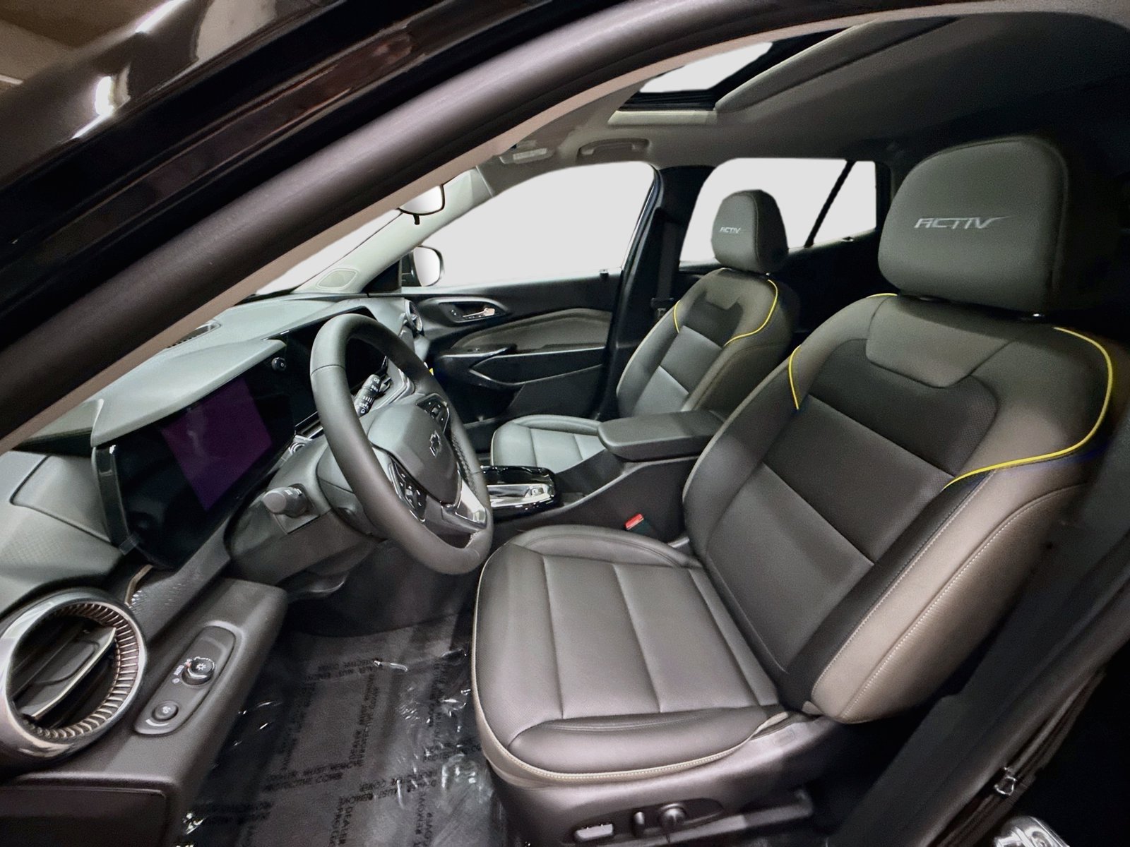 New 2026 Chevrolet Trax ACTIV w/ Sunroof Package FWD image 24