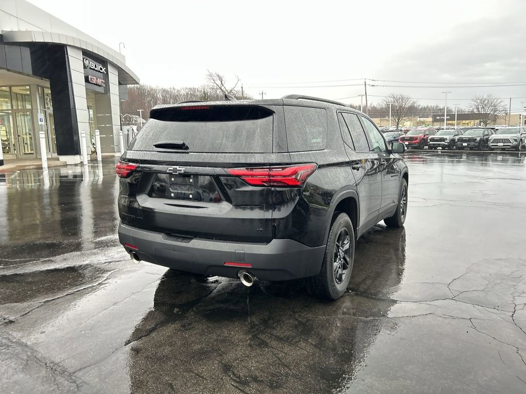 Used 2023 Chevrolet Traverse LT w/ Midnight/Sport Edition image 8