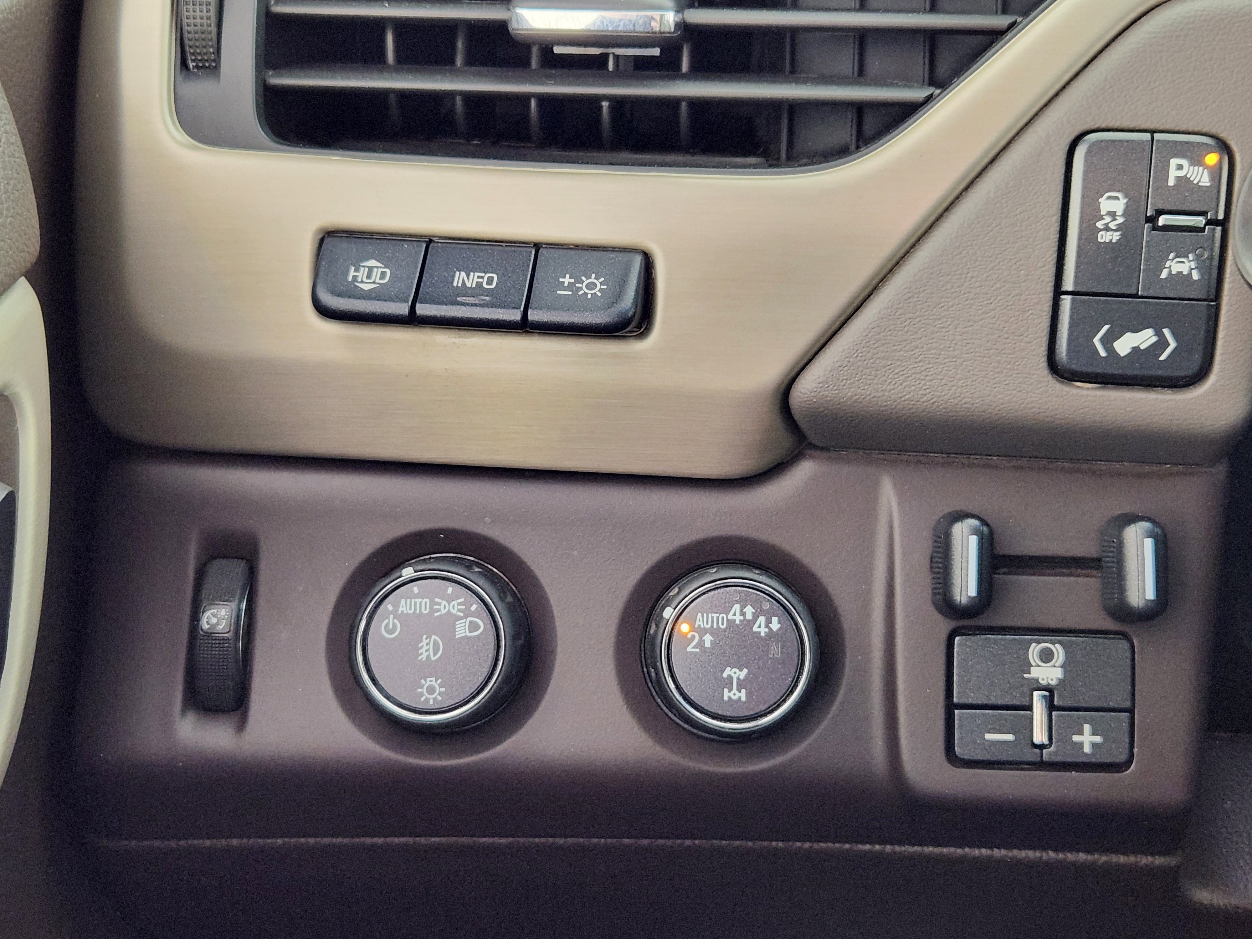 Used 2018 GMC Yukon Denali AWD/4WD image 27