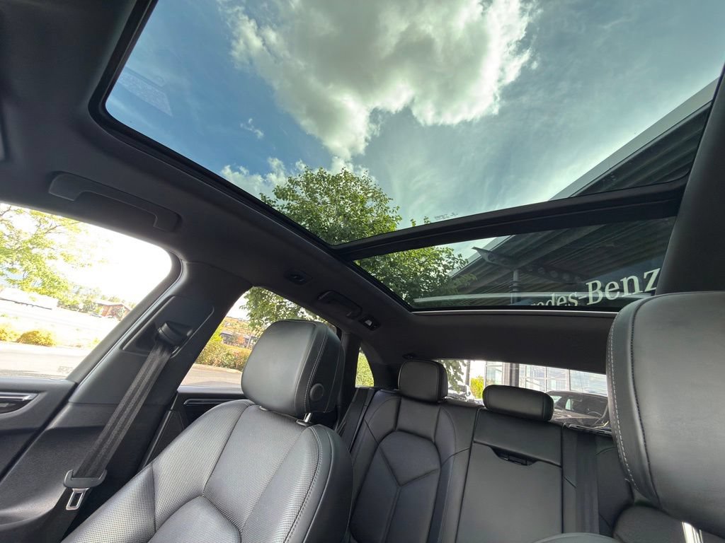 Used 2018 Porsche Macan AWD/4WD image 29