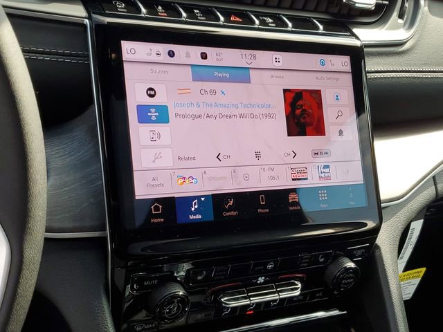 New 2025 Jeep Grand Cherokee Limited w/ Black Appearance Package image 10