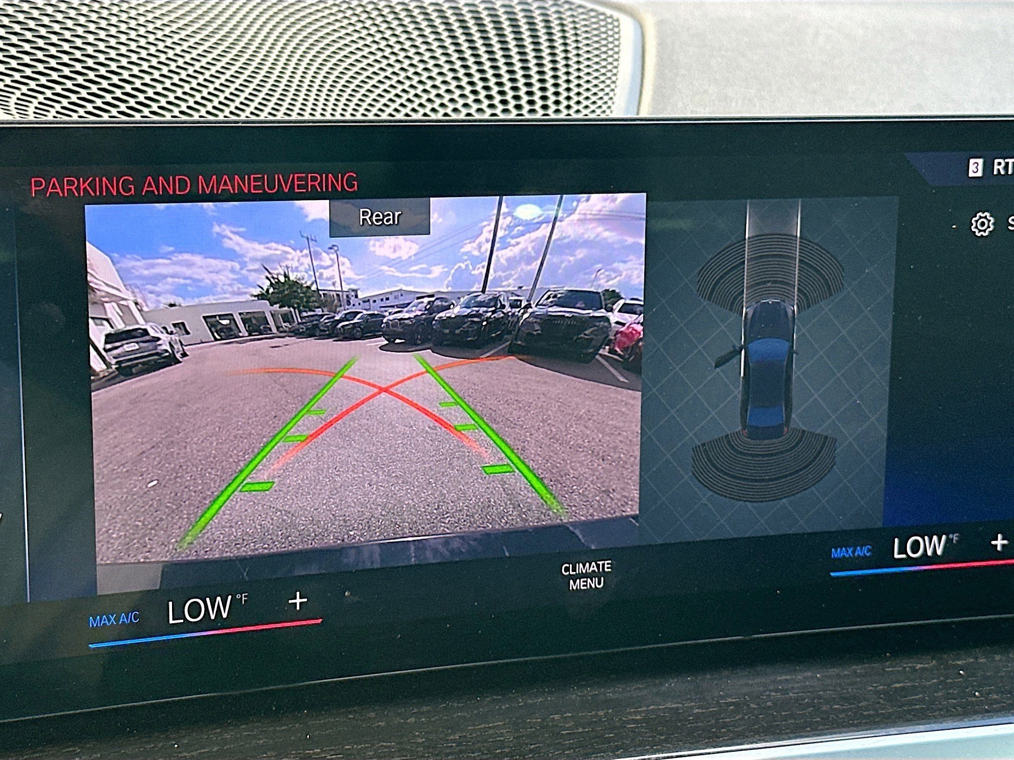 Used 2023 BMW 330i xDrive Sedan w/ Premium Package image 15