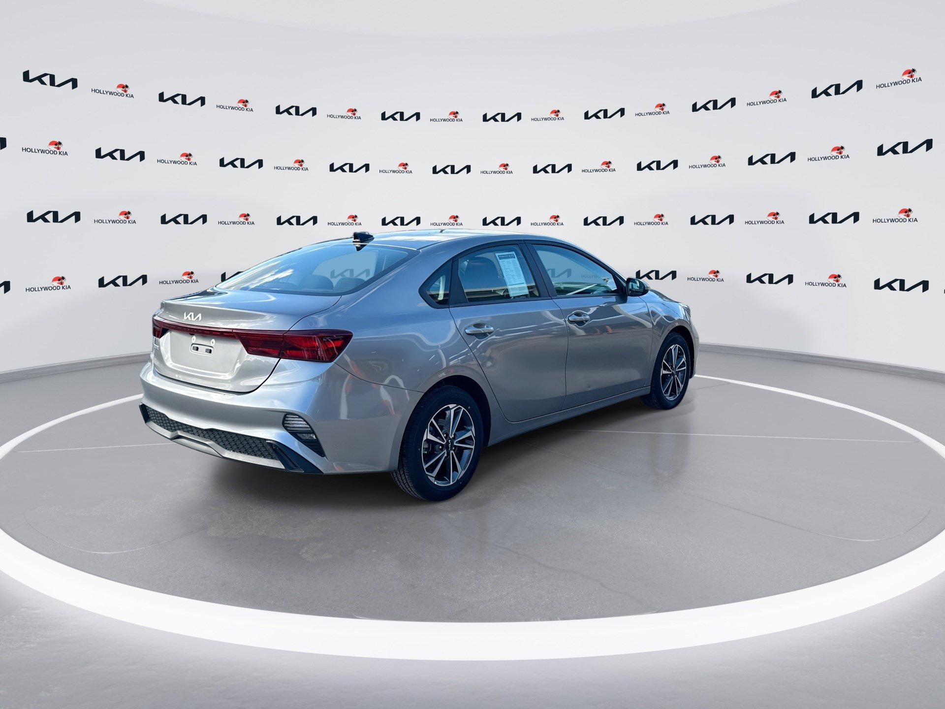 Used 2024 Kia Forte LXS image 8