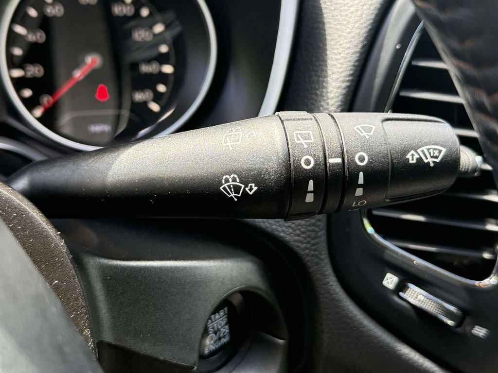Used 2019 Jeep Compass Latitude AWD/4WD image 27