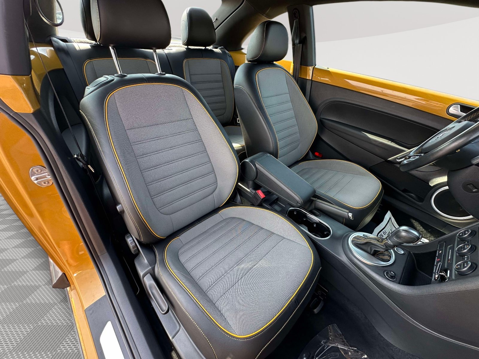 Used 2016 Volkswagen Beetle 1.8T Dune w/ Dune Technology Package FWD image 26