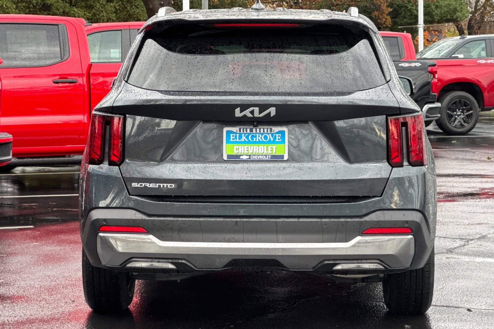 Used 2024 Kia Sorento S image 4