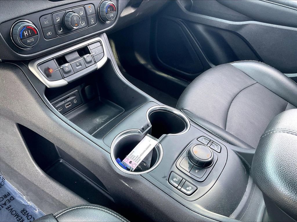 Used 2024 GMC Terrain SLT image 19