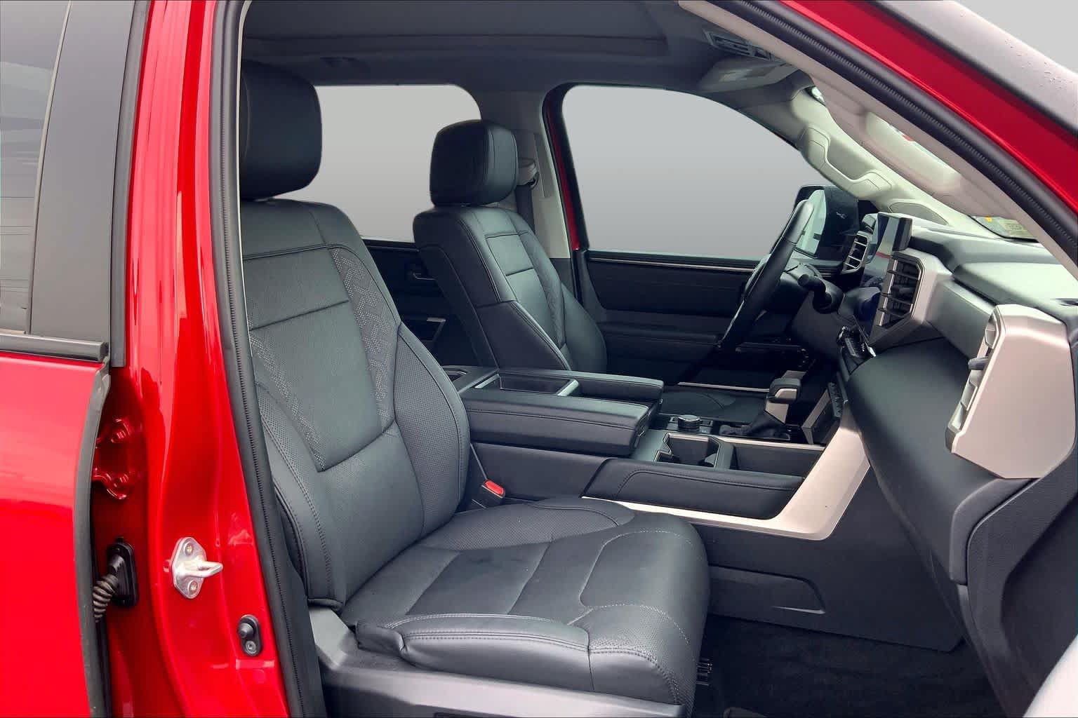 Used 2024 Toyota Tundra Limited AWD/4WD image 9