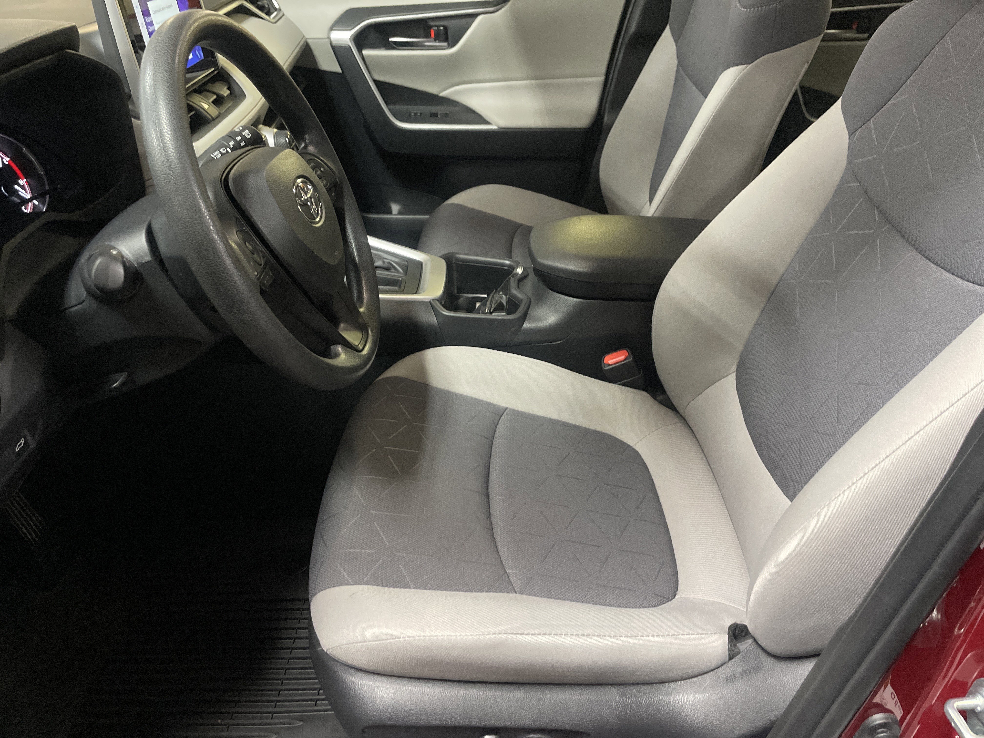 Used 2024 Toyota RAV4 XLE image 16