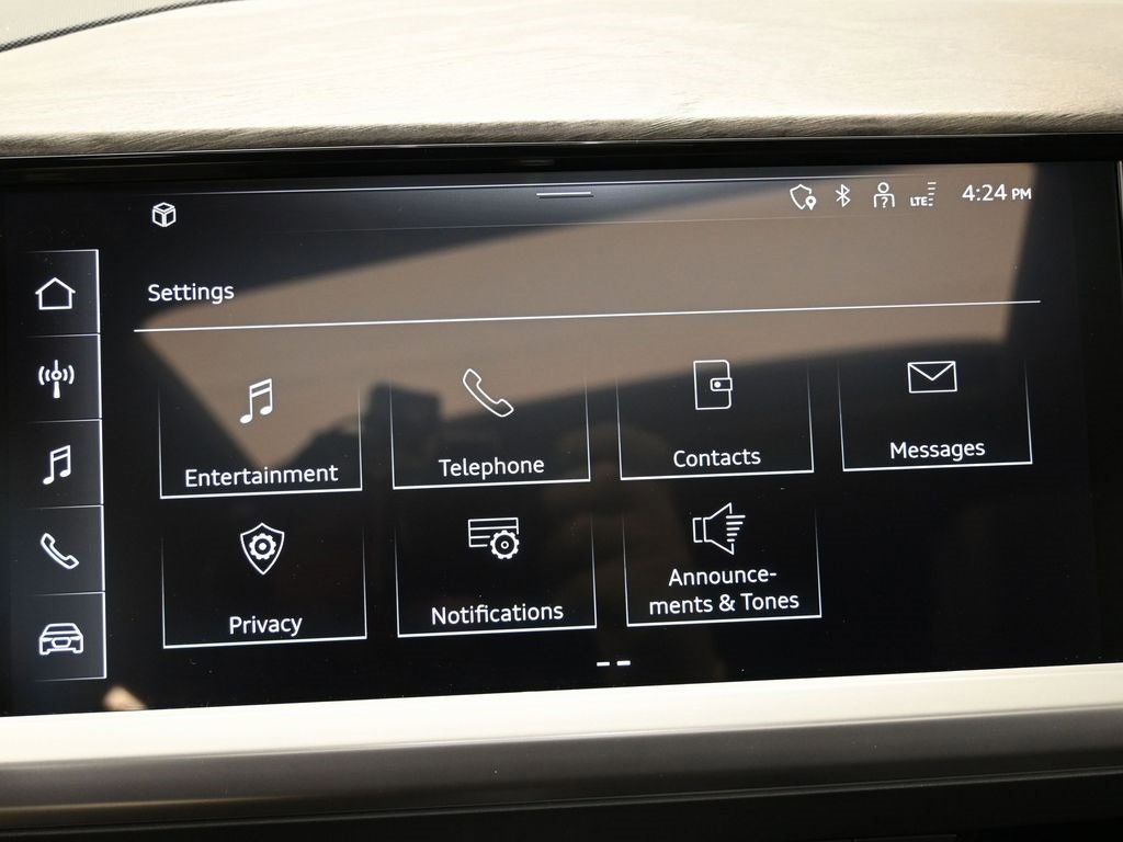 Used 2023 Audi Q4 e-tron Premium w/ Convenience Package image 27