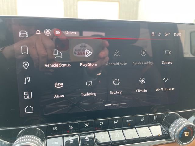 Used 2025 GMC Canyon AT4 w/ Off-Road Front Bumper Package image 17