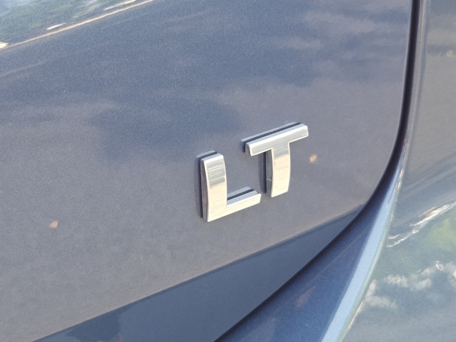 Used 2024 Chevrolet Equinox LT w/ LPO, Floor Liner Package FWD image 14