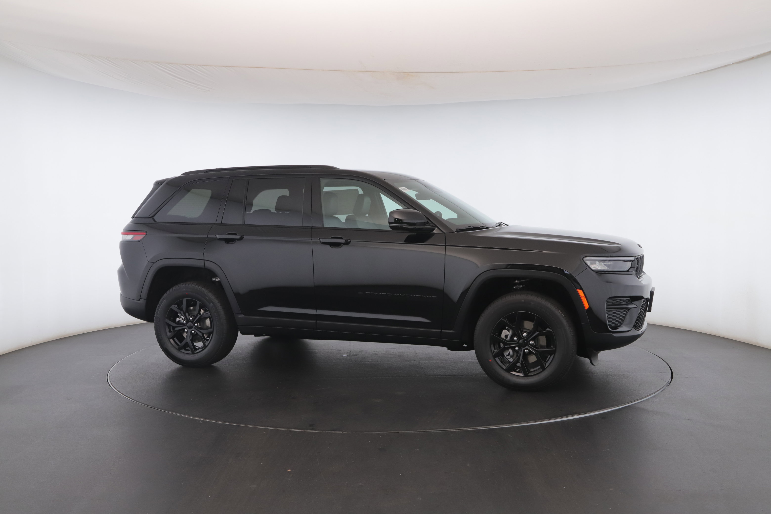 New 2025 Jeep Grand Cherokee Altitude image 31