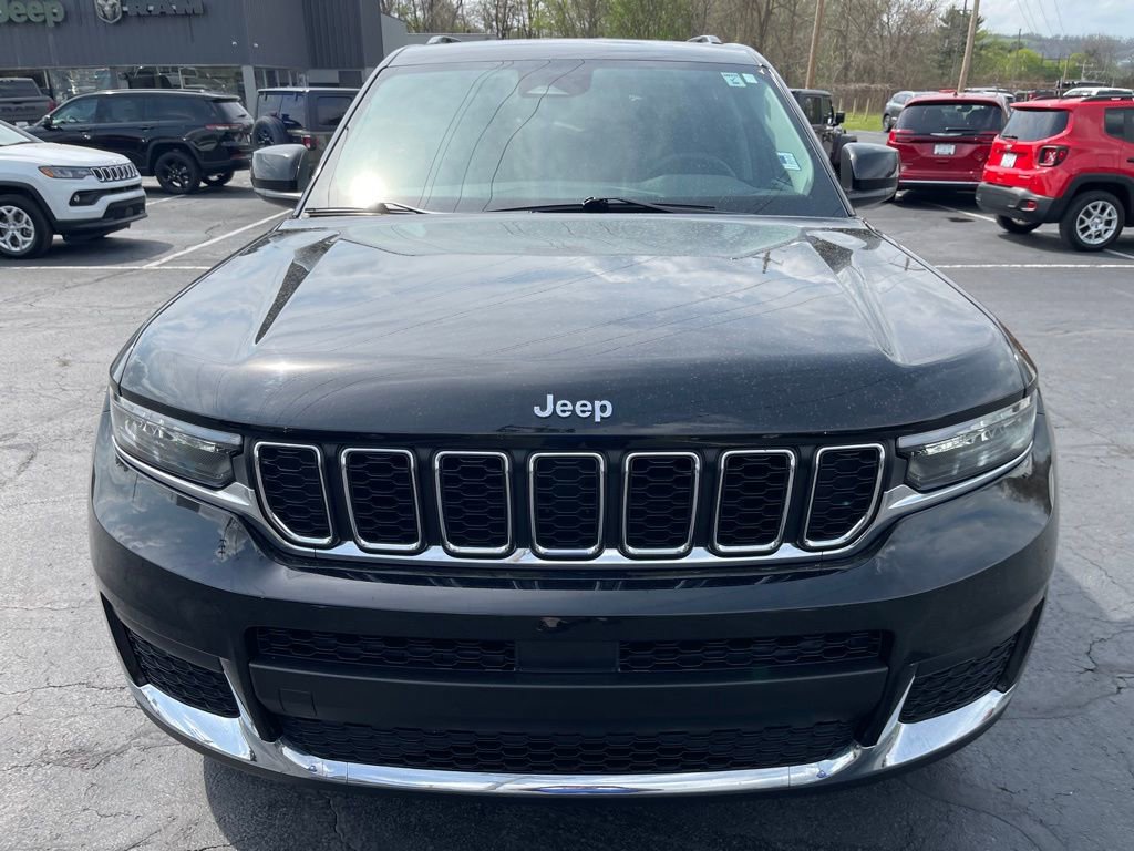 Used 2023 Jeep Grand Cherokee L Laredo w/ Luxury Tech Group I AWD/4WD image 5