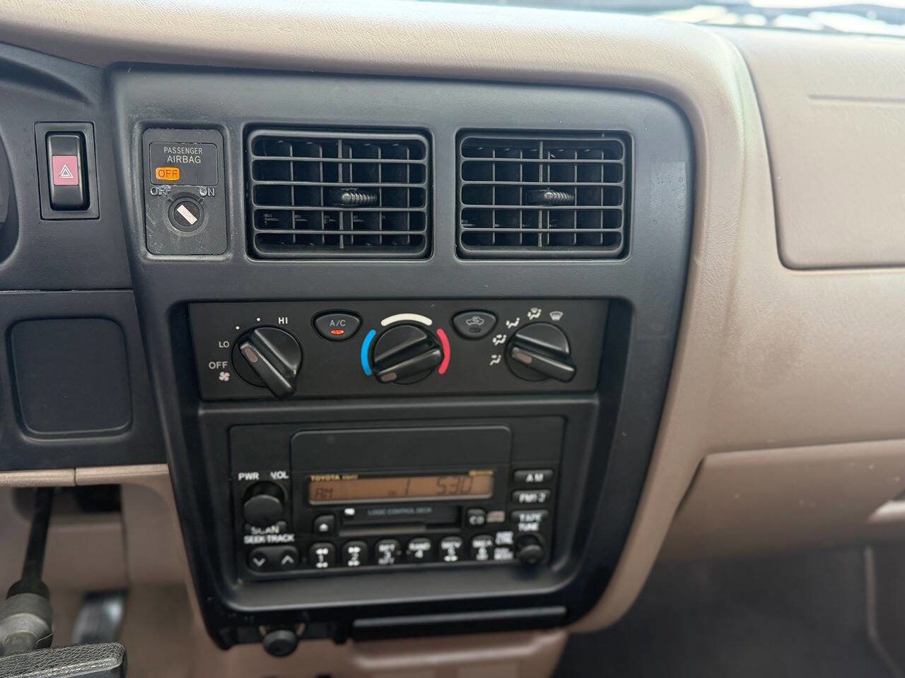 Used 2002 Toyota Tacoma 2WD Regular Cab image 36