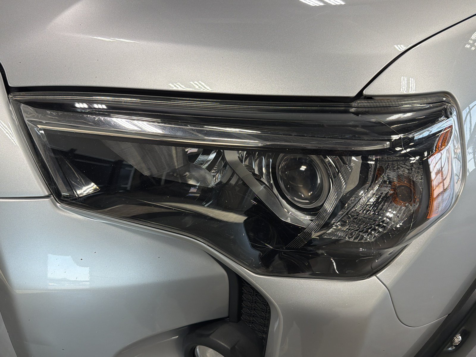 Used 2015 Toyota 4Runner SR5 AWD/4WD image 16
