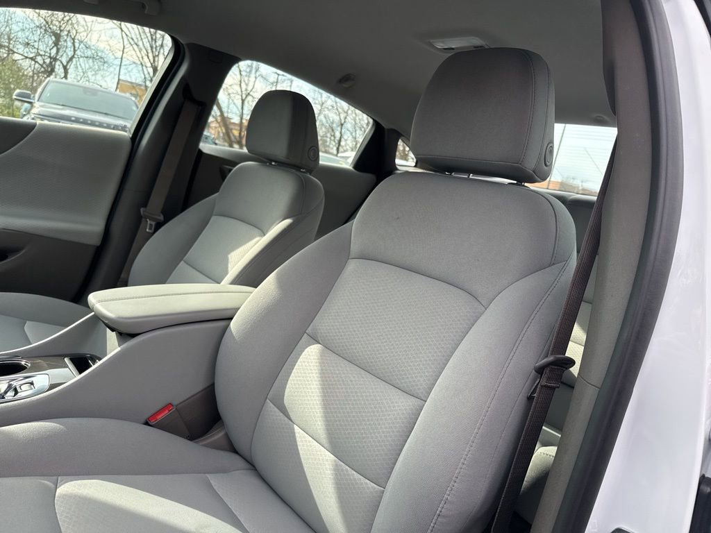Used 2025 Chevrolet Malibu LT image 16