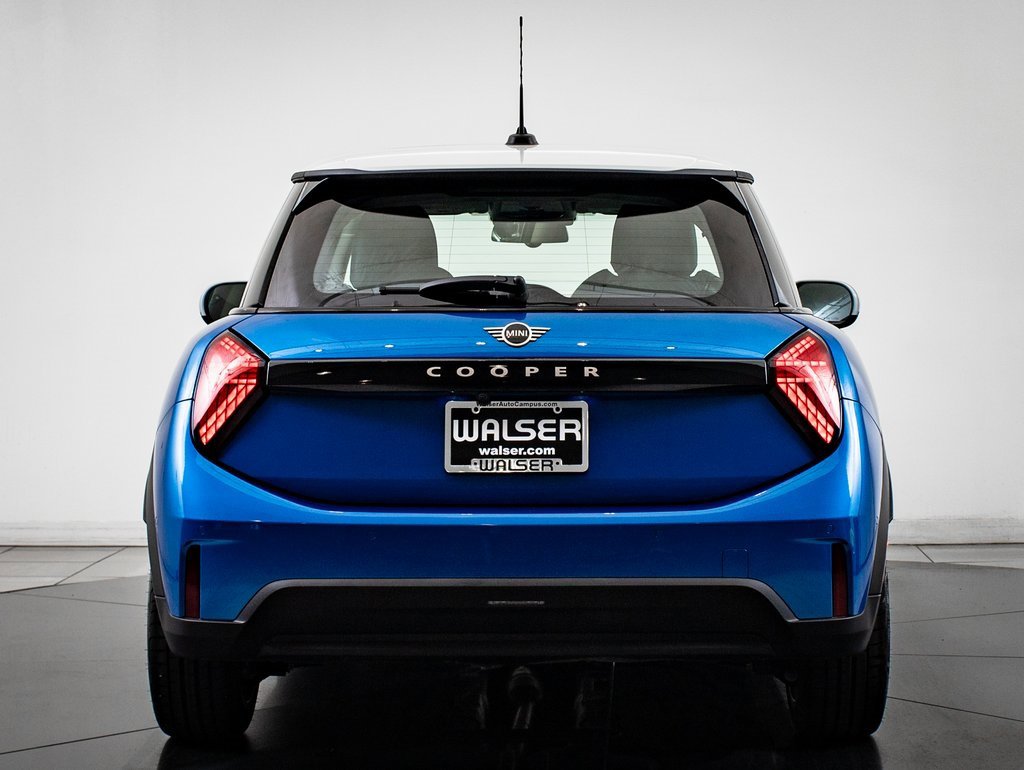 Certified 2025 MINI Cooper 2-Door Hardtop image 7