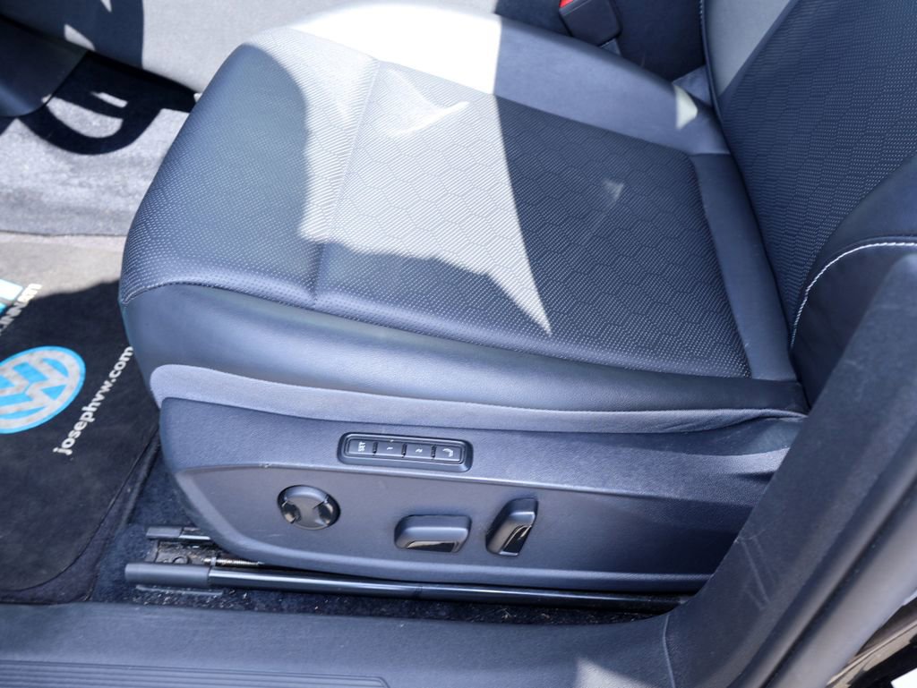 Used 2023 Volkswagen ID.4 Pro S image 14