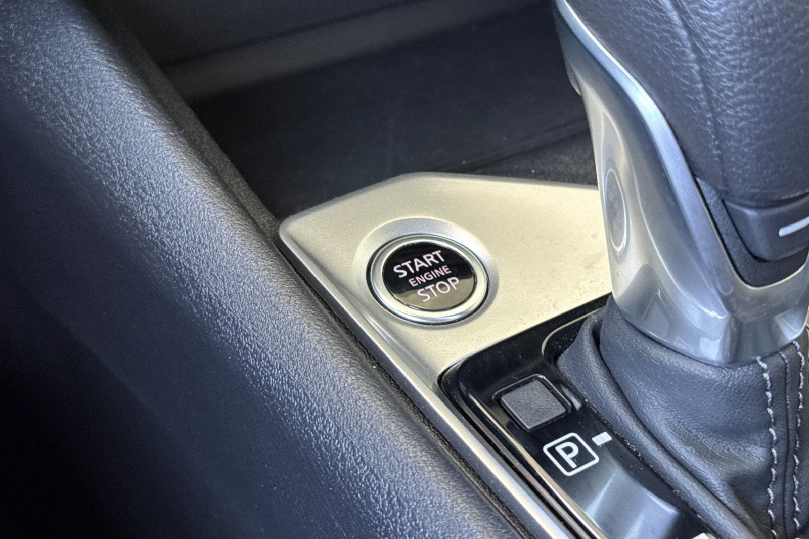 Used 2025 Nissan Altima 2.5 SV FWD image 32
