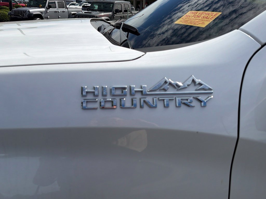 Used 2022 Chevrolet Silverado 1500 High Country w/ High Country Premium Package AWD/4WD image 27