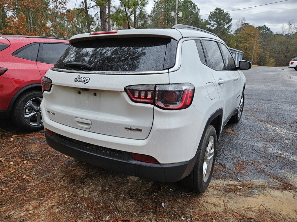 Used 2023 Jeep Compass Latitude w/ Sun and Sound Group image 9