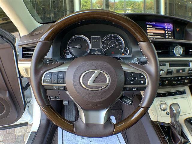 Used 2018 Lexus ES 350 w/ Luxury Package w/Wood Trim FWD image 14