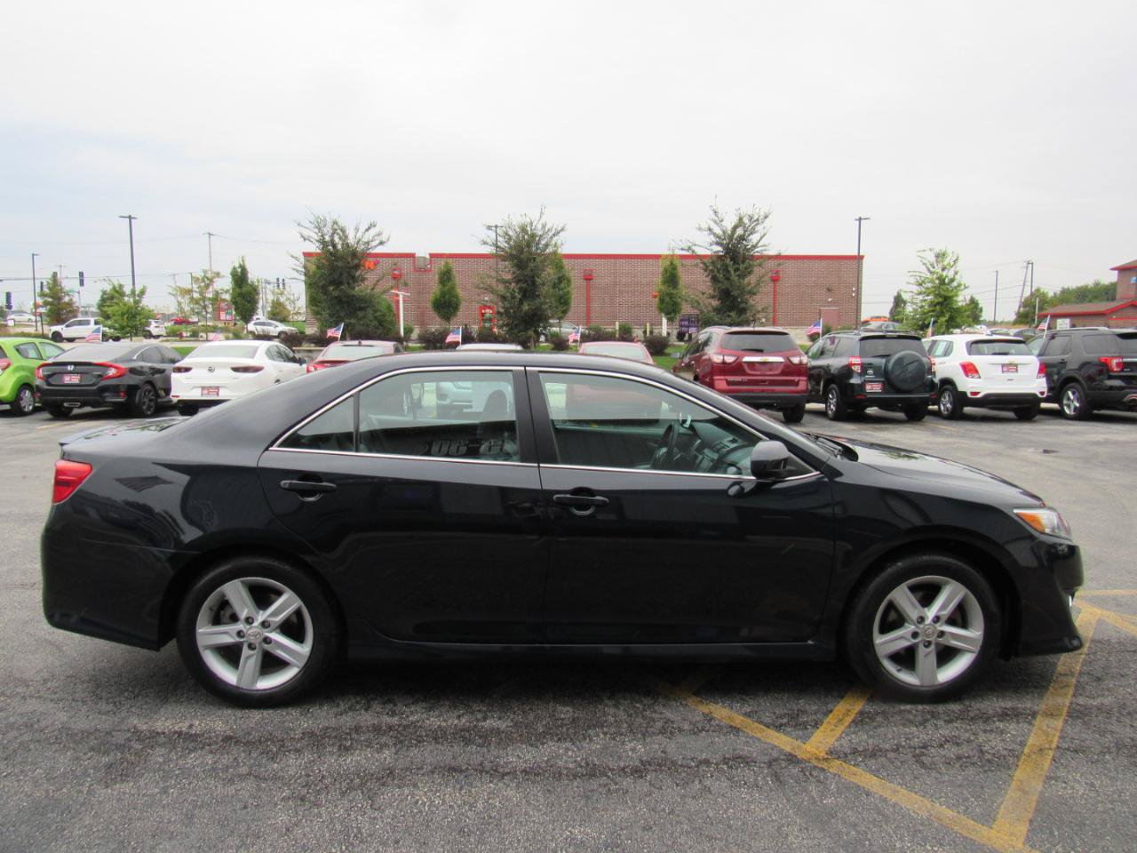 Used 2012 Toyota Camry SE FWD image 7