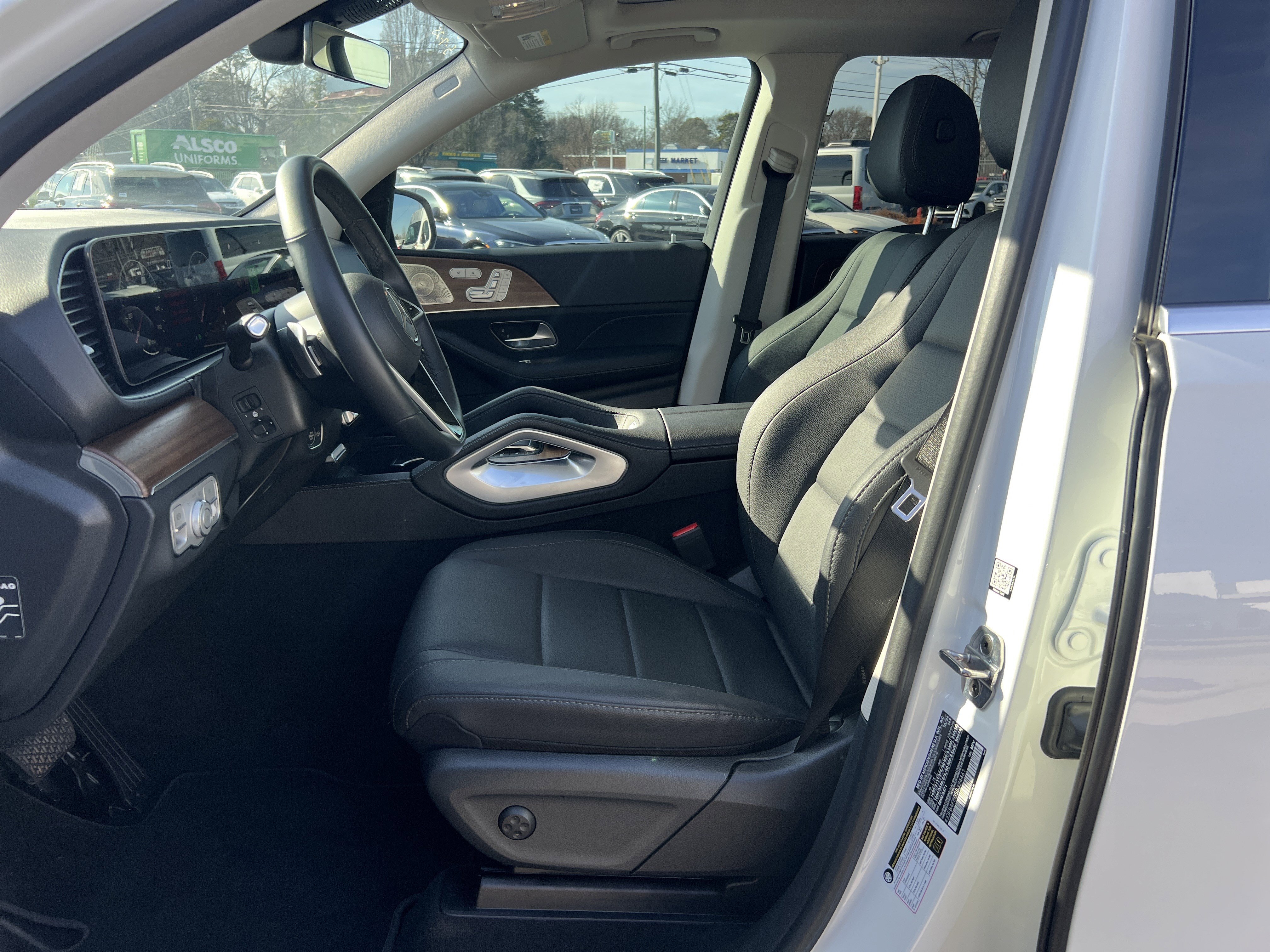 Used 2025 Mercedes-Benz GLE 350 4MATIC image 16