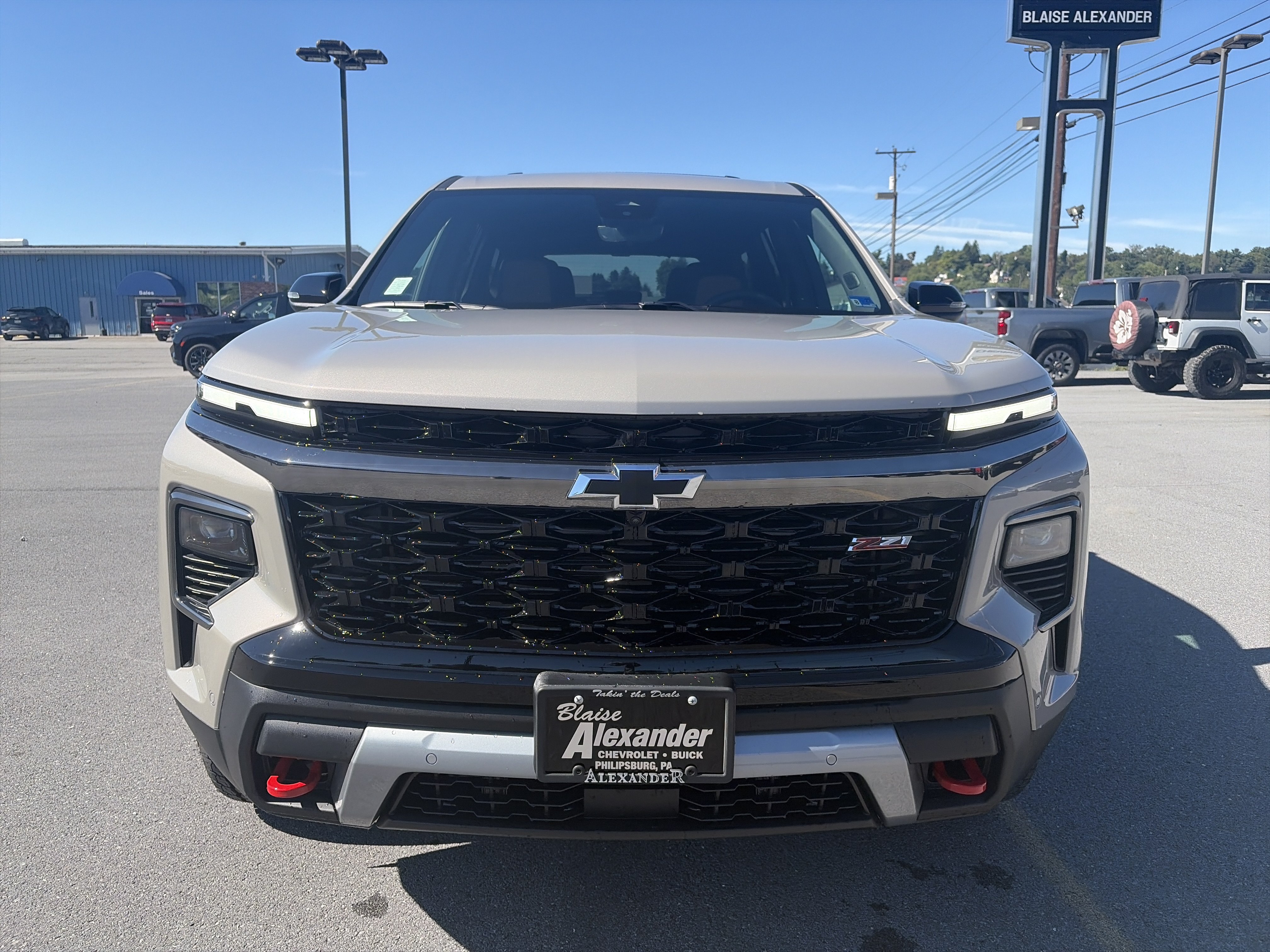 New 2027 Chevrolet Traverse Z71 w/ Enhanced Driving Package AWD/4WD image 3