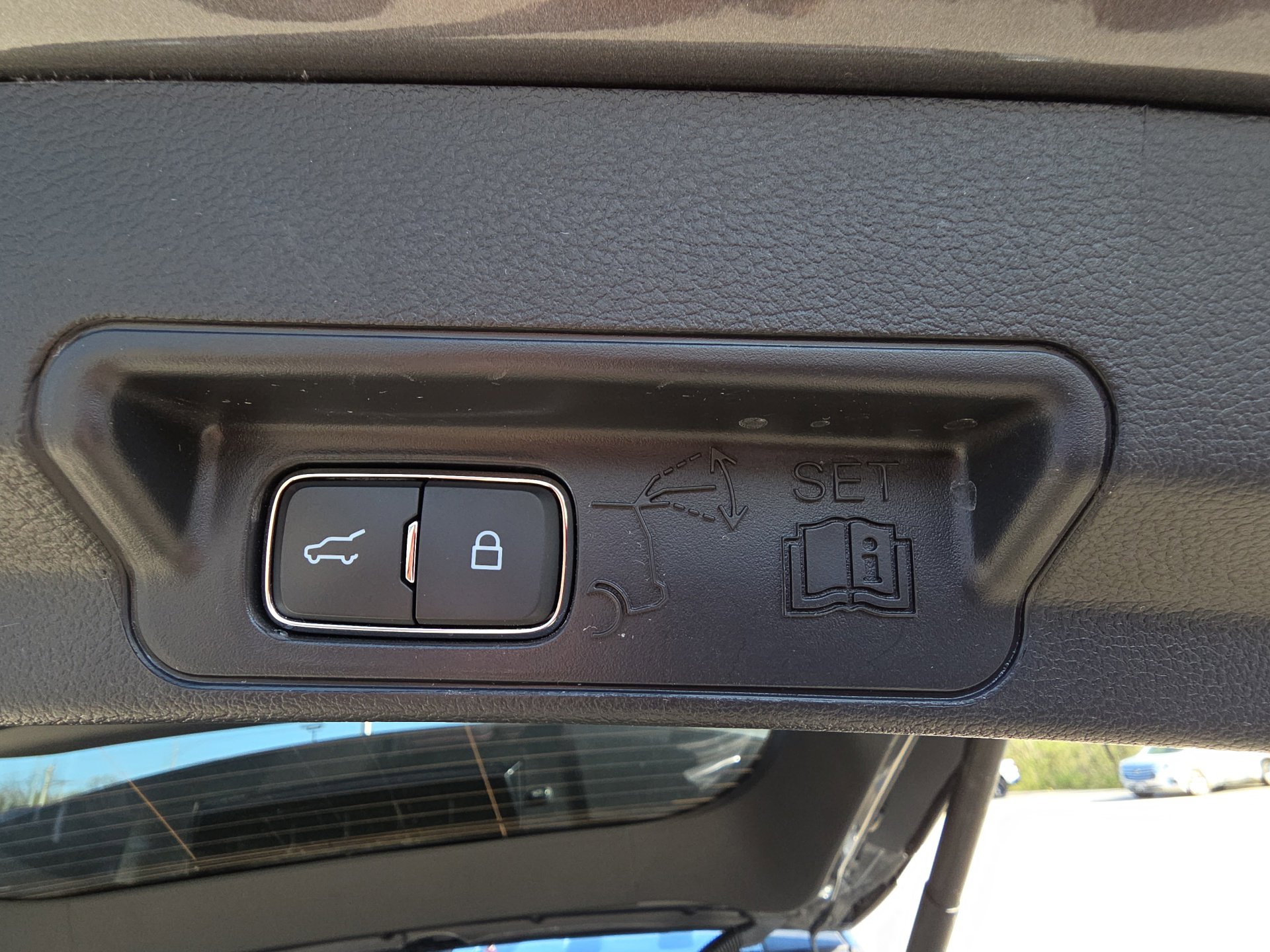 Used 2025 Ford Explorer ST-Line image 34