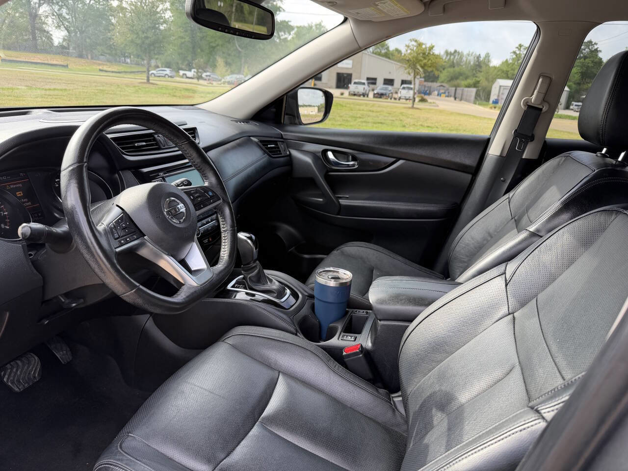 Used 2018 Nissan Rogue SL w/ Premium Package image 9