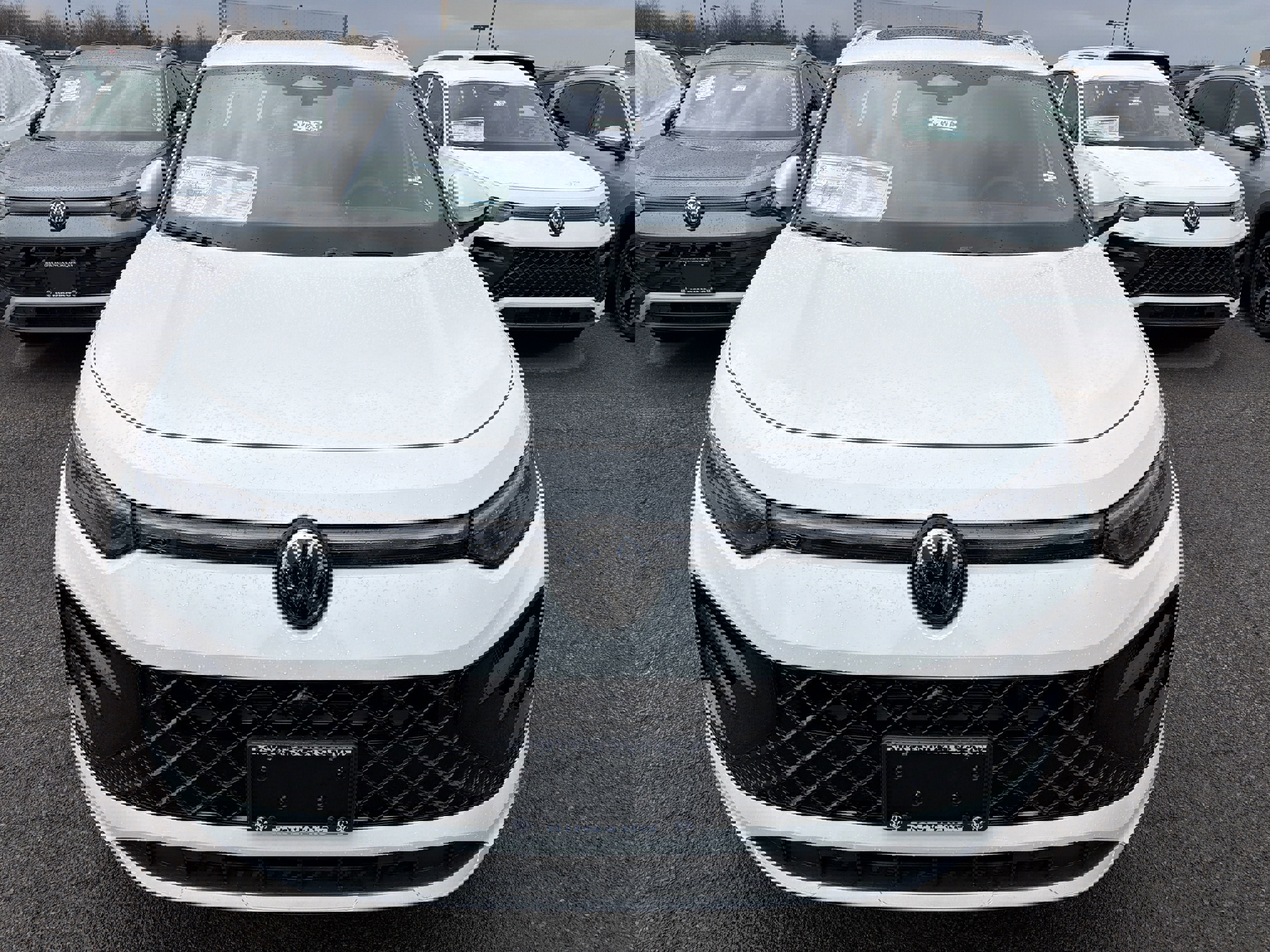 New 2026 Volkswagen Tiguan SEL R-Line image 3