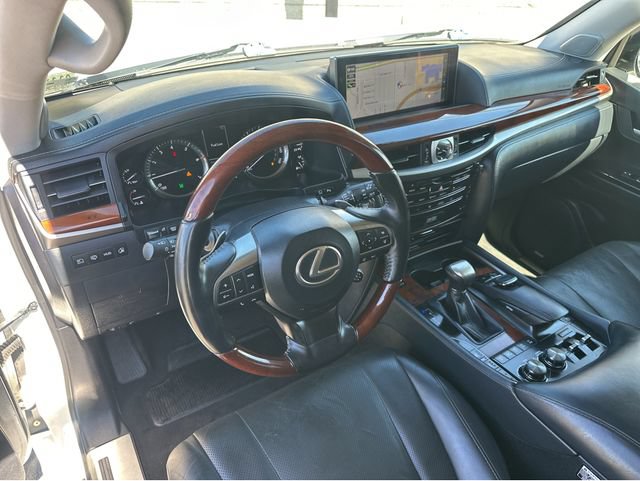 Used 2019 Lexus LX 570 4WD w/ Luxury Package image 7