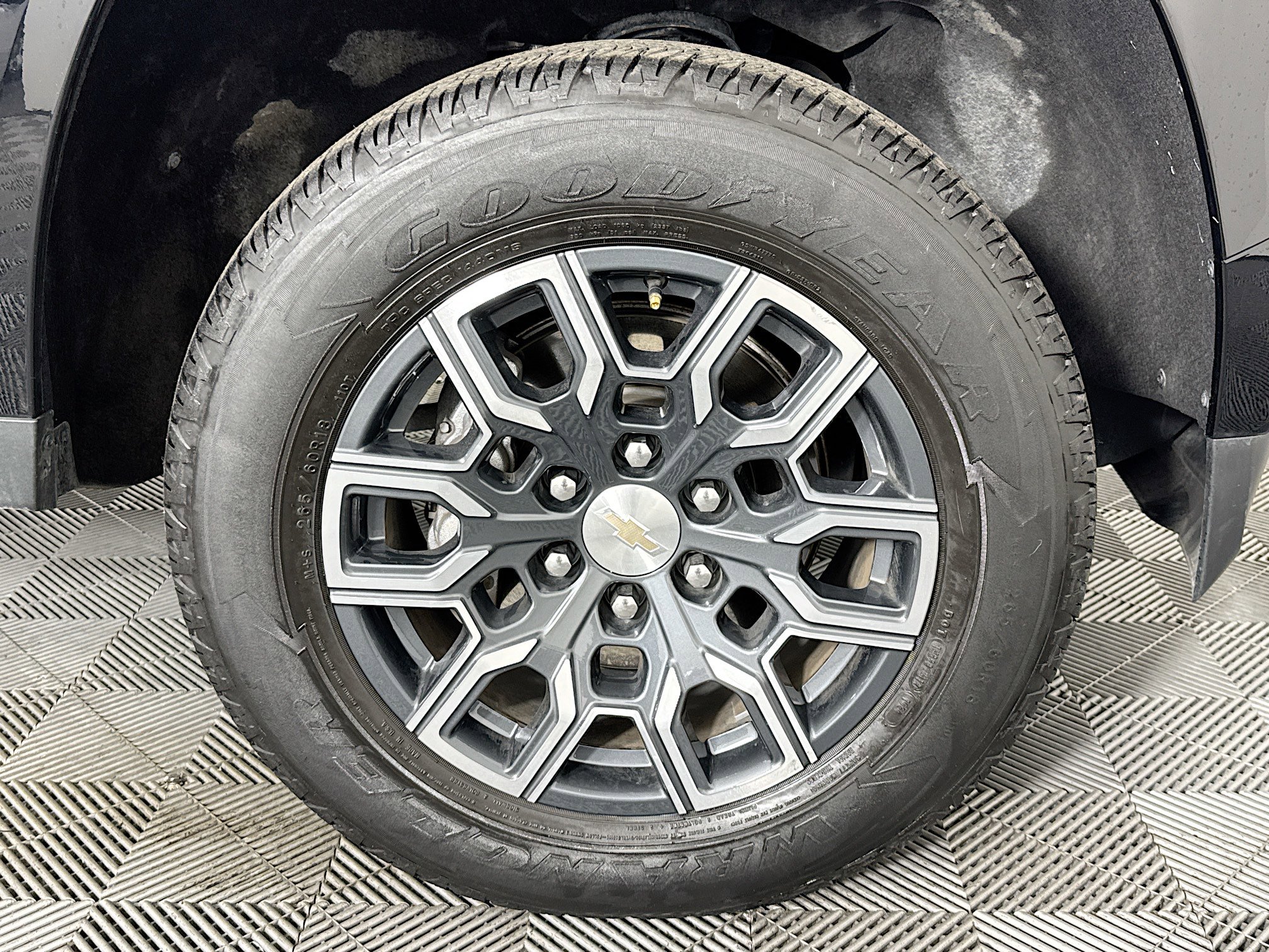 Used 2024 Chevrolet Colorado LT w/ LT Convenience Package III image 31