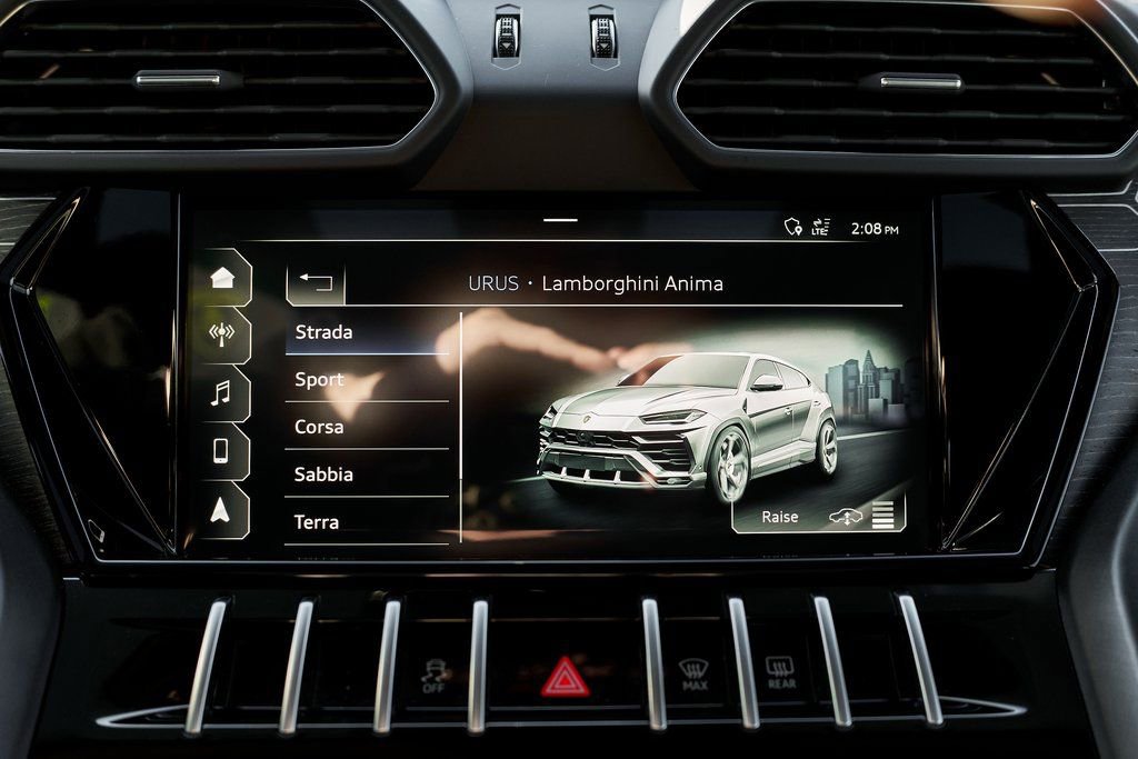 Used 2021 Lamborghini Urus image 72