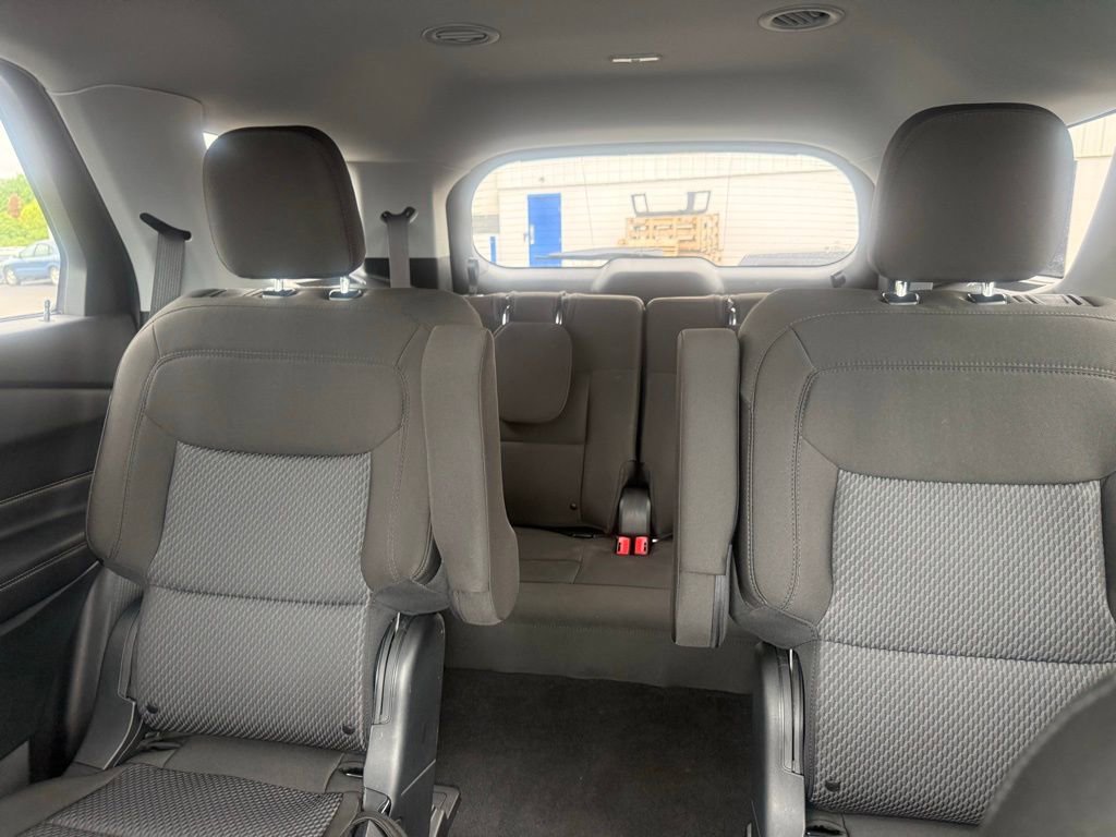 Used 2024 Ford Explorer XLT AWD/4WD image 25