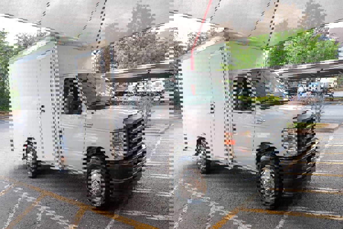 Used 2023 Ford E-350 and Econoline 350 Super Duty w/ Driver's Safety Package image 26