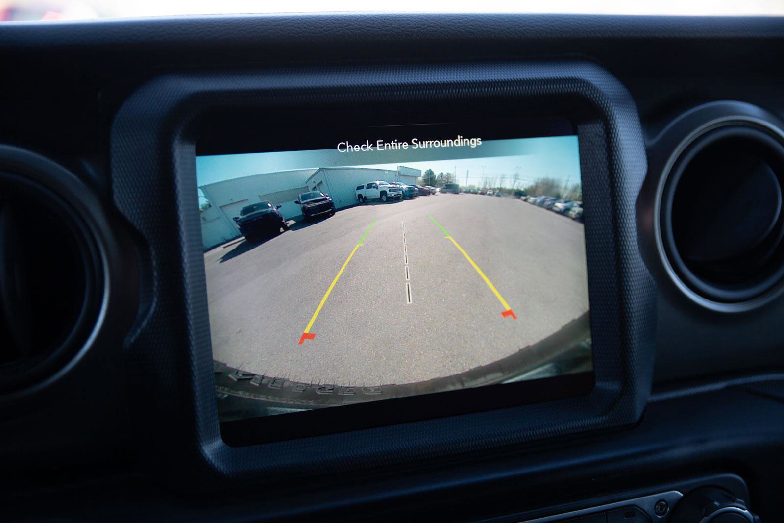 Used 2023 Jeep Wrangler Unlimited w/ Cold Weather Group AWD/4WD image 18
