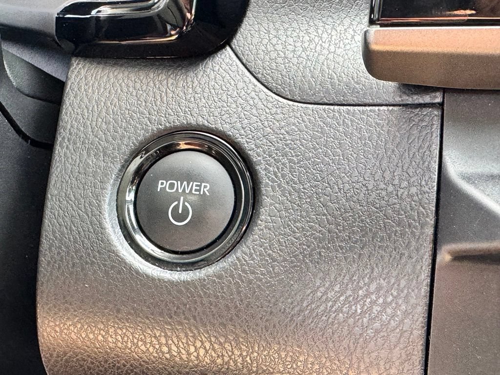 Used 2025 Toyota Camry LE FWD image 17