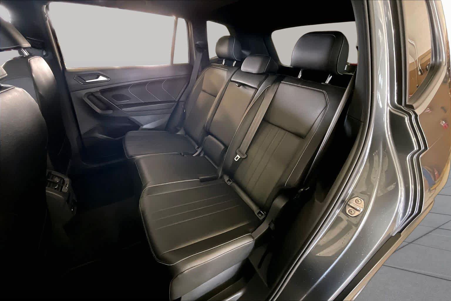 Used 2023 Volkswagen Tiguan SE R-Line AWD/4WD image 19