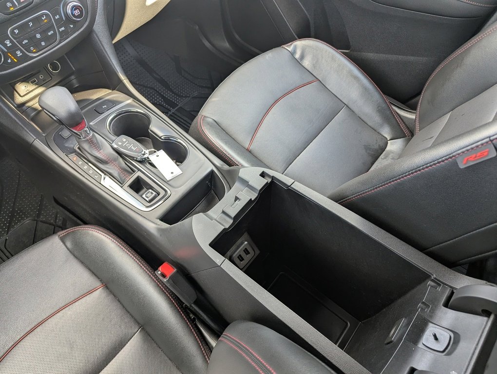 Used 2023 Chevrolet Equinox RS w/ RS Leather Package image 35