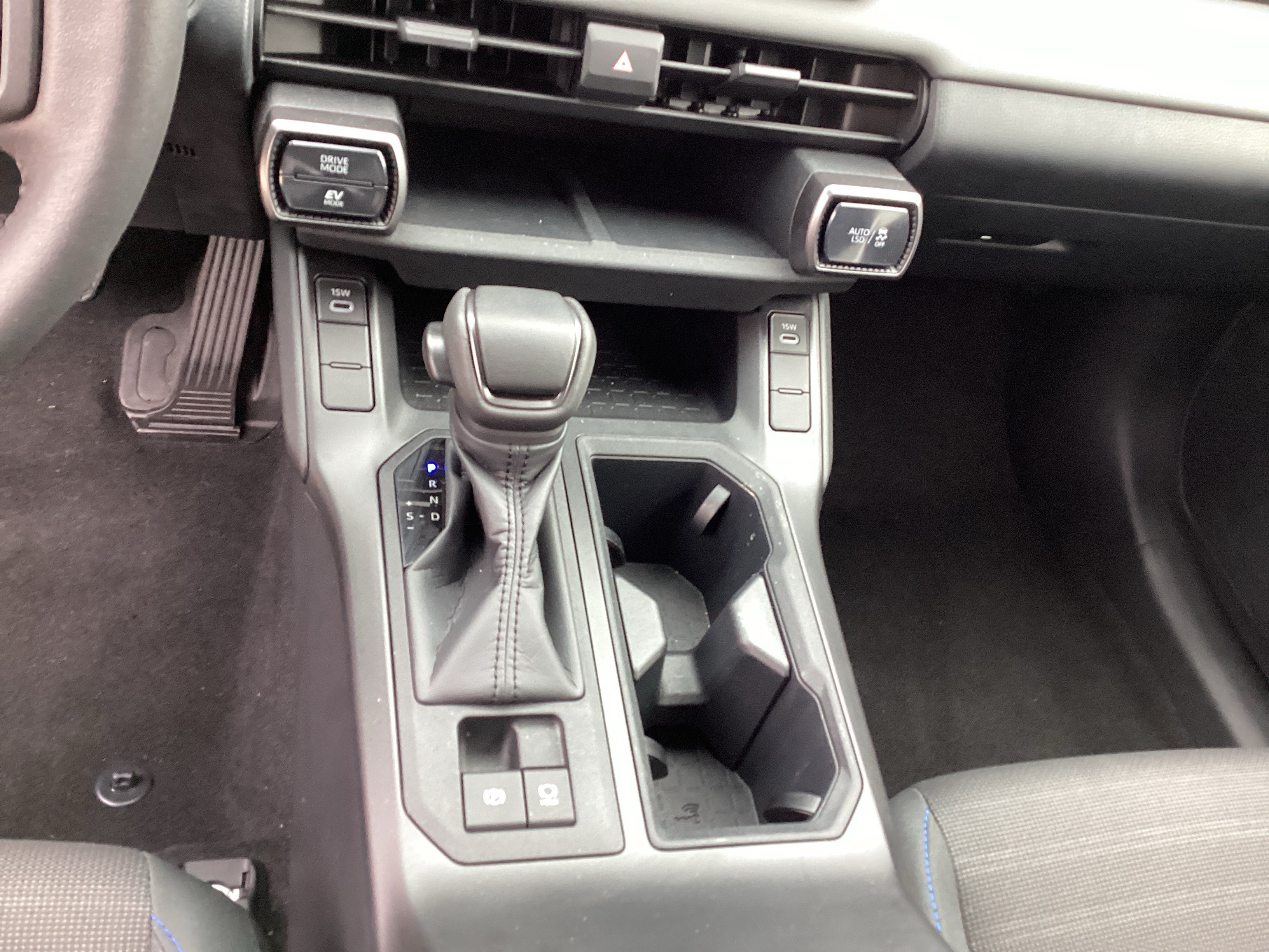 Used 2026 Toyota RAV4 SE FWD image 17