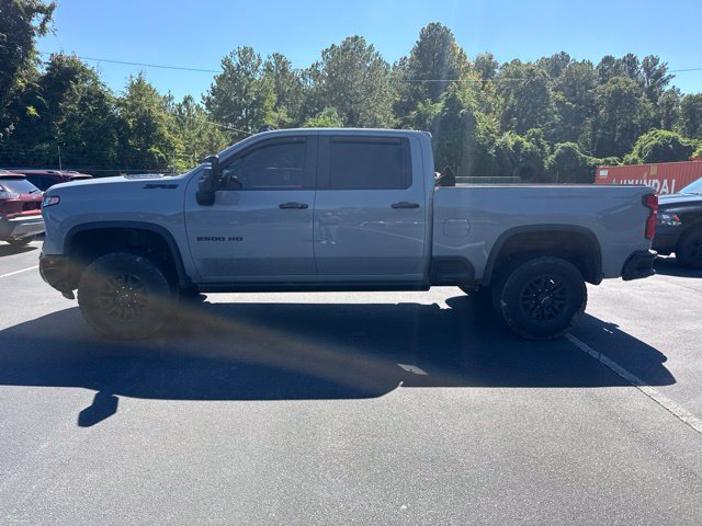 Used 2024 Chevrolet Silverado 2500 ZR2 w/ Technology Package AWD/4WD image 2
