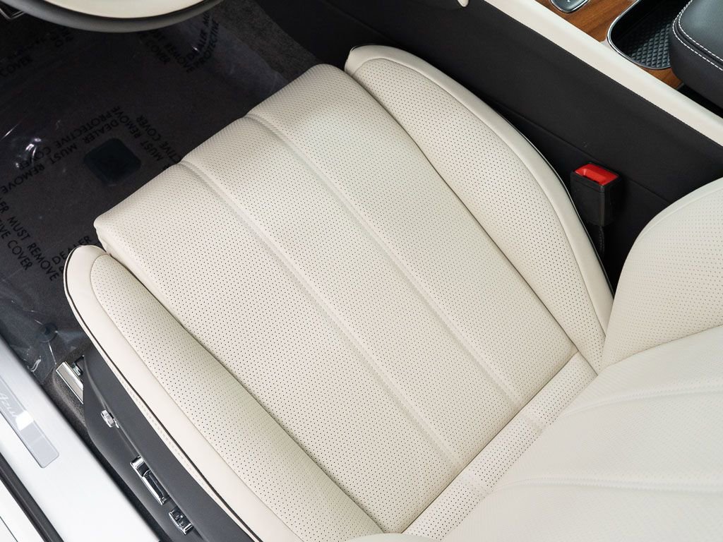 Certified 2024 Bentley Bentayga Extended Wheelbase AWD/4WD image 19